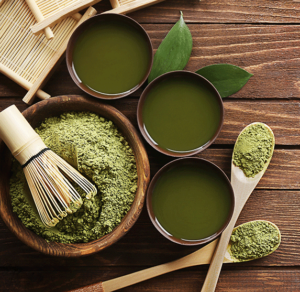 poudre et thé de matcha